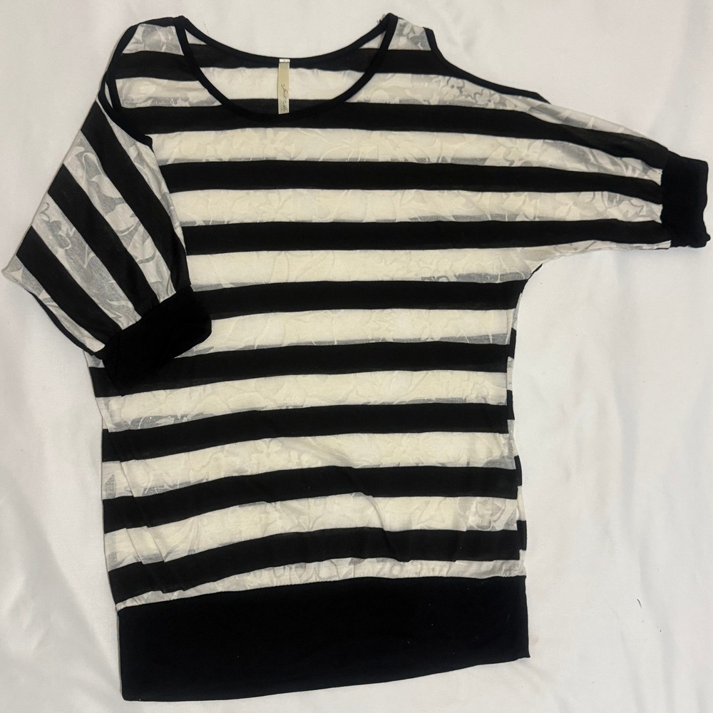 Just Me Women Black White Striped Cold Shoulder Floral‎ Burnout Top Medium T0053